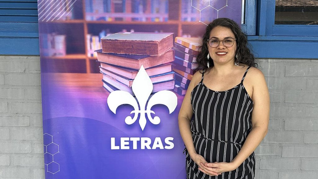 Professora Cora Elena, organizadora do evento.